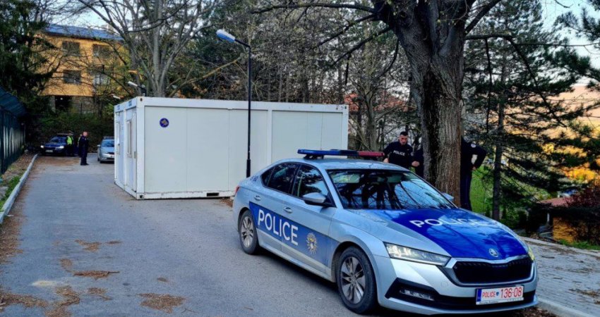 Kaloi ilegalisht kufirin me traktor të ngarkuar me dru, ndalohet nga Policia