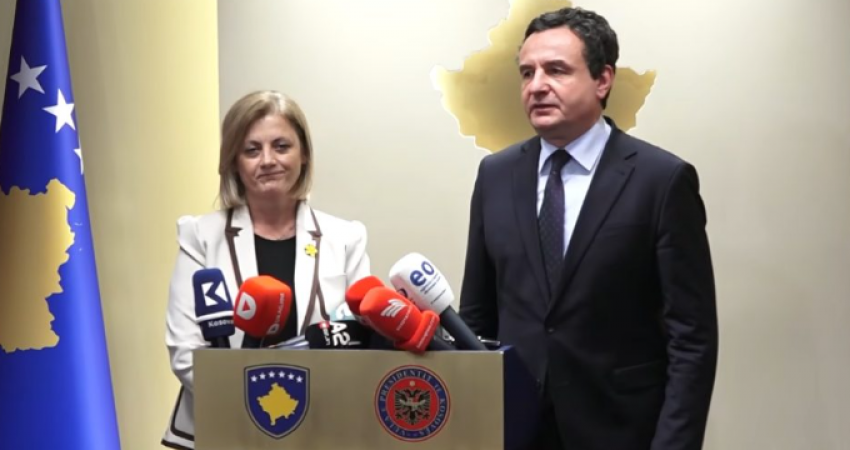 “Nuk kemi rol”, Ambasada Britanike përgënjeshtron Feride Rushitin, mohon se e ka përkrahur për Presidente