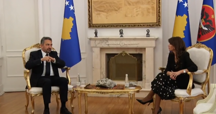 Kosova në zgjedhje, nis takimi i Haxhiut me kryesuesin e KQZ-së