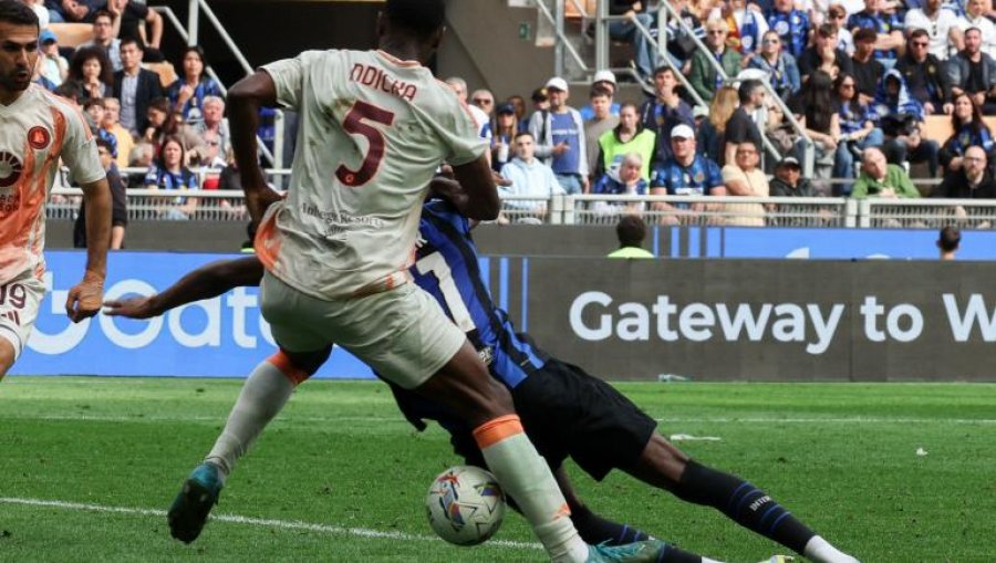 Hetim për ndeshjen Inter-Roma, Prokuroria kërkon pamjet dhe audio për penalltinë e mohuar ndaj Bisseck
