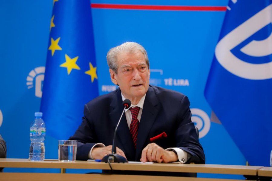 ‘Rrustem Gjata mbylli sytë përgjithmonë’, Berisha: Hodhi bazat e drejtësisë kushtetuese në Shqipëri