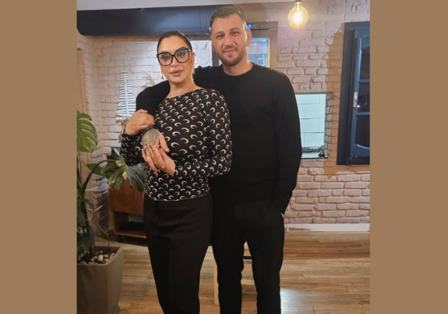 Çiljeta ndan foton e veçantë me Alban Hoxhën në 10-vjetorin e lidhjes: Ende më duron...
