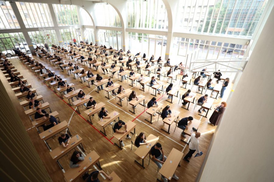 Matura 2026/ Nis plotësimi i formularëve A1 për maturantët, mesazhi i ministres së Arsimit
