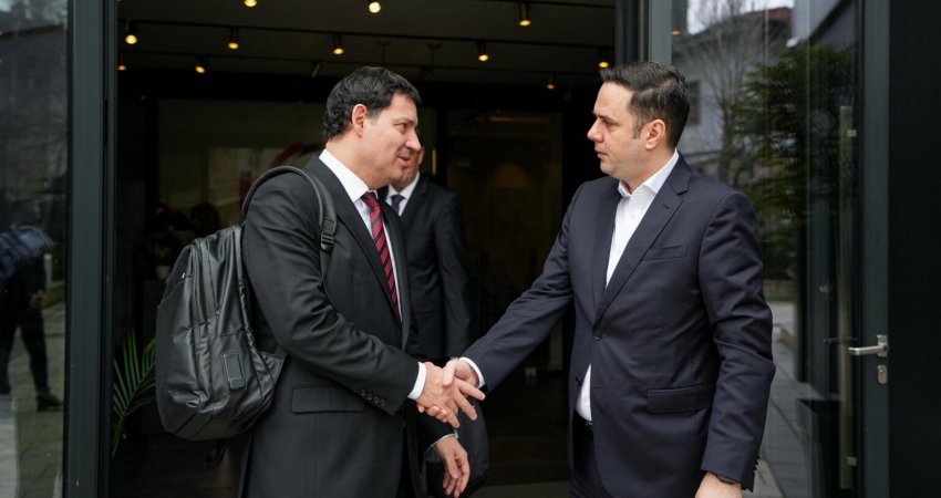 Abdixhiku takon përfaqësuesin e Sllovenisë për Ballkanin Perëndimor, flasin për situatën politike në vend