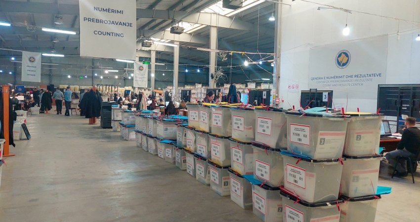 Keqpërdorimet e votave në Deçan e Junik, intervistohen 30 të dyshuar