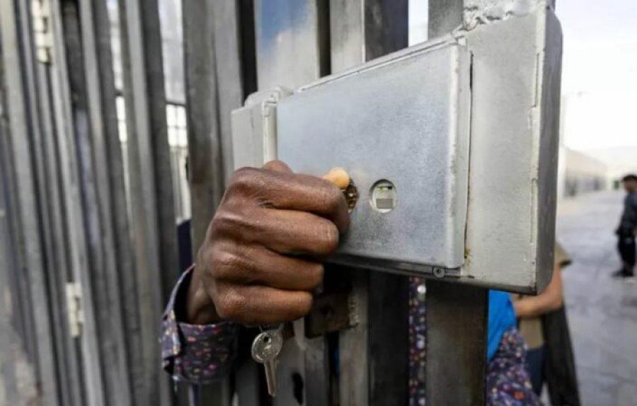 Kampi i Gjadrit/ Human Rights Watch kritikon Italinë për politikat e imigracionit dhe masat e sigurisë: Model represiv!