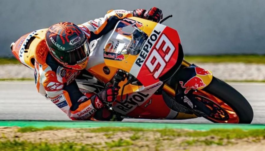 MotoGP/ Markez rikthehet pas 4 muajsh, dominon ditën e parë në teste