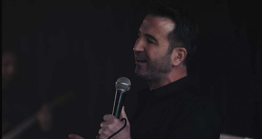 Elmi Korpuzi publikon videoklipin e ri “Ty të njoha” 