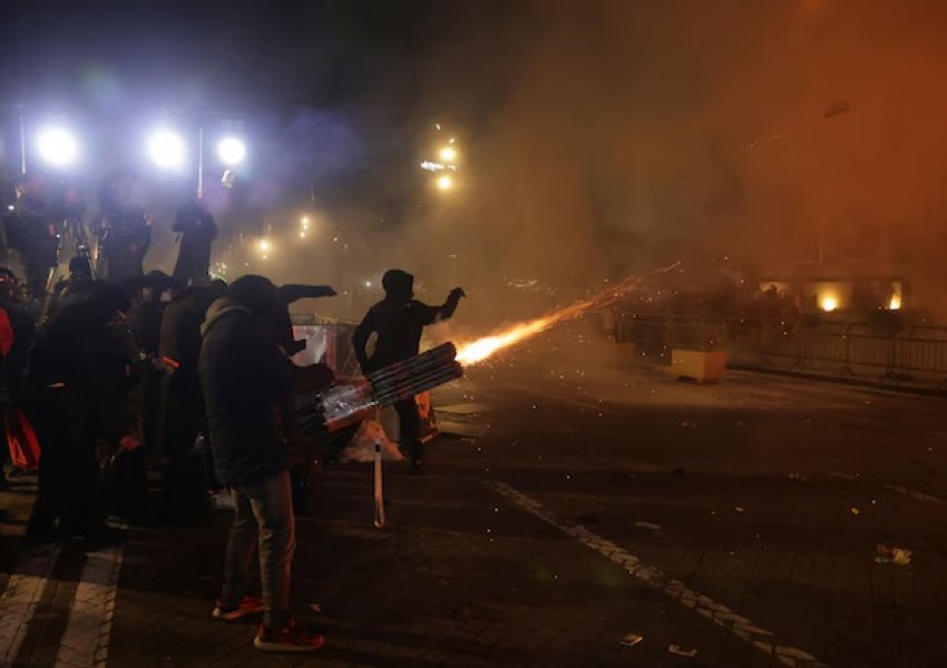 Washington Post: Protesta masive kundër qeverisë tronditin Tiranën