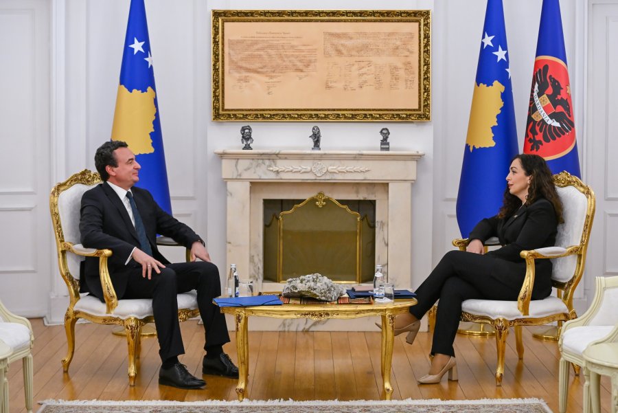 Presidentes Osmani i dorëzohet emri i Albin Kurtit si mandatar për 'Kryeministër të Kosovës'