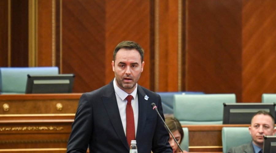 Glauk Konjufca zv/kryeministër dhe kryediplomat 