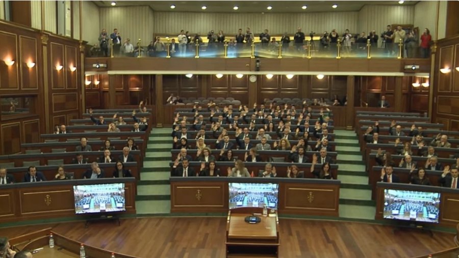 Miratohet rezoluta në mbrojtje të ish-krerëve të UÇK-së