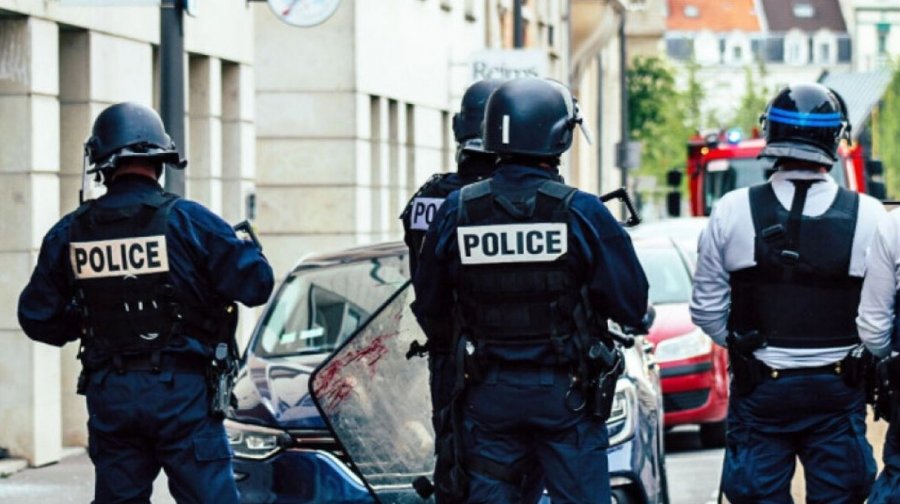 E rëndë në Francë, 2 foshnjë gjenden të vdekura brenda në frigorifer! Arrestohet nëna e dyshuar, babai…