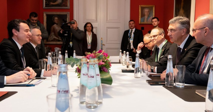 Kurti dhe kryeministri kroat diskutojnë për një mbledhje të përbashkët mes qeverive