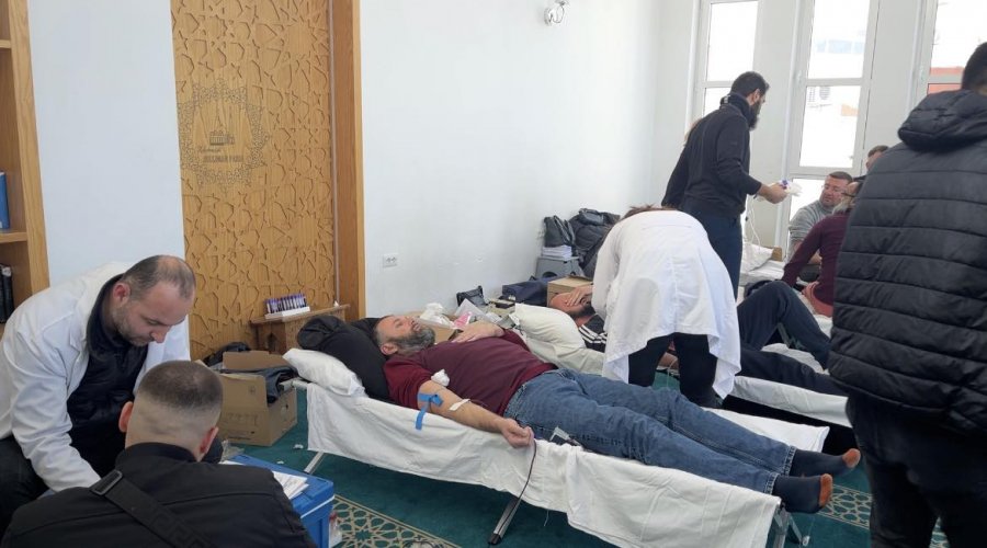 Besimtarët myslimanë të Labinot Katund dhurojnë gjak për fëmijët talasemikë