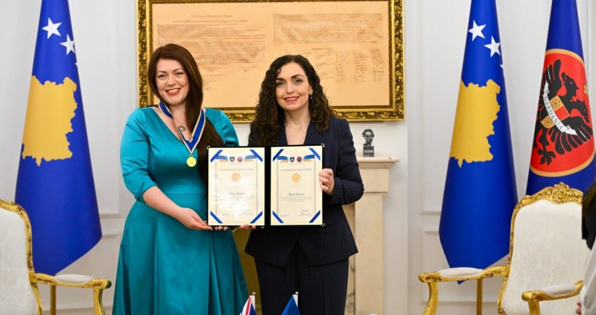 “Mike e madhe e Kosovës”, Osmani i ndan Medaljen Presidenciale të Meritave deputetes britanike, Alicia Kearns