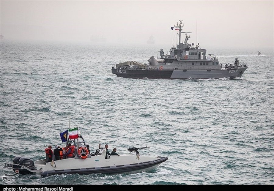 Marina e IRGC-së 'provokon' me lojën e luftës në Ngushticën e Hormuzit