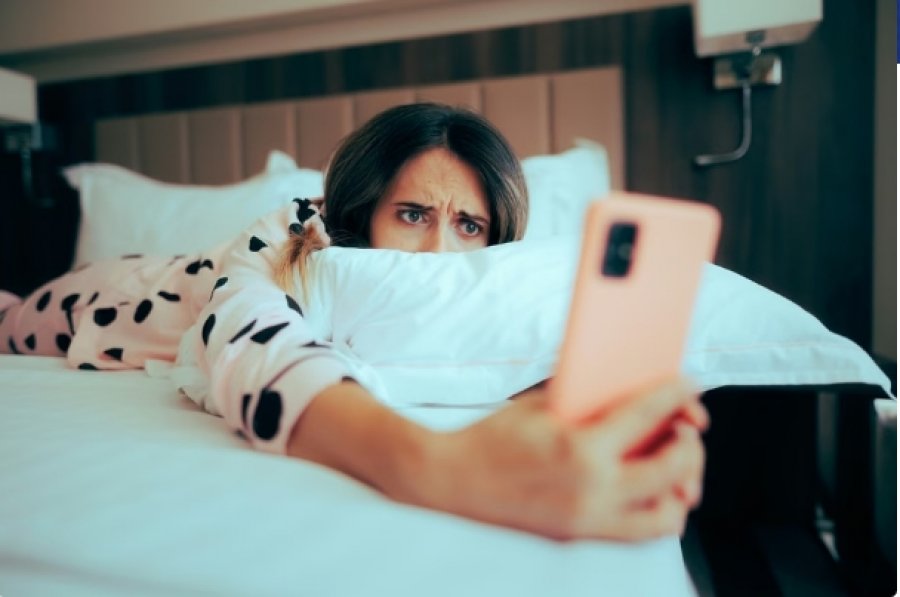 Pse gjithnjë e më shumë njerëzit nuk duan të bëjnë telefonata?