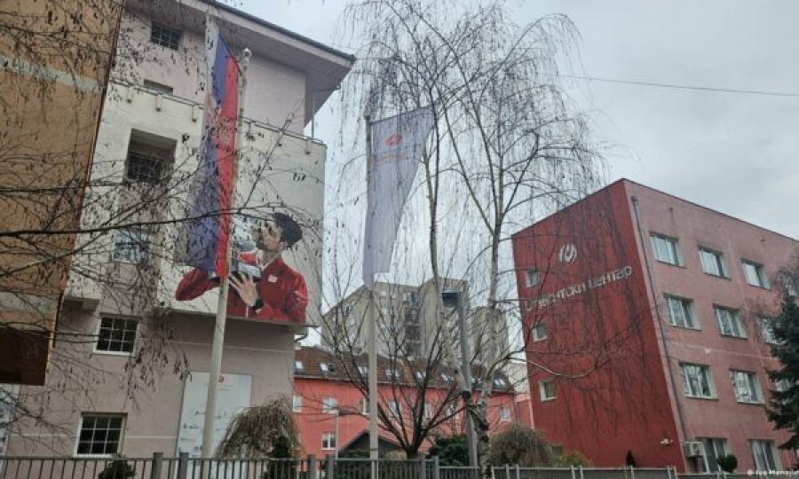 DW: A po mbyllen institucionet e fundit serbe në Kosovë?