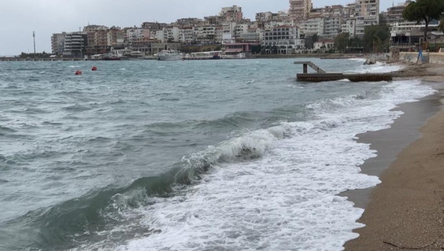 Moti i keq paralizon lundrimin në jug, pezullohet linja Sarandë–Korfuz