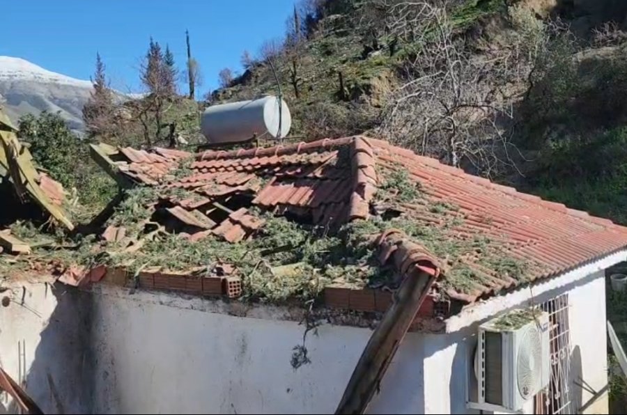 Rrëshqitjet e dheut në Delvinë i shkatërrojnë banesën çiftit të moshuar, rrezikohet Teqeja dhe banesa të tjera