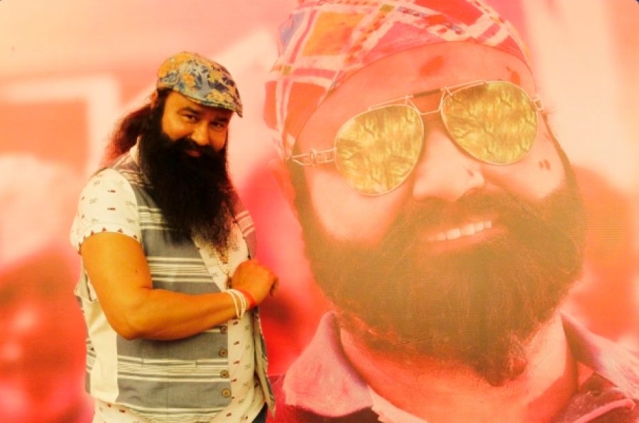 Guru indian lirohet me kusht për herë të 15-të - pasi u dënua për përdhunim dhe vrasje