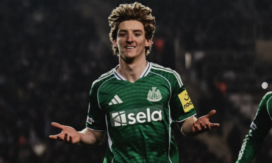 Newcastle shkatërron me rezultat tenistik Qarabag-un, katër gola i shënon Gordon
