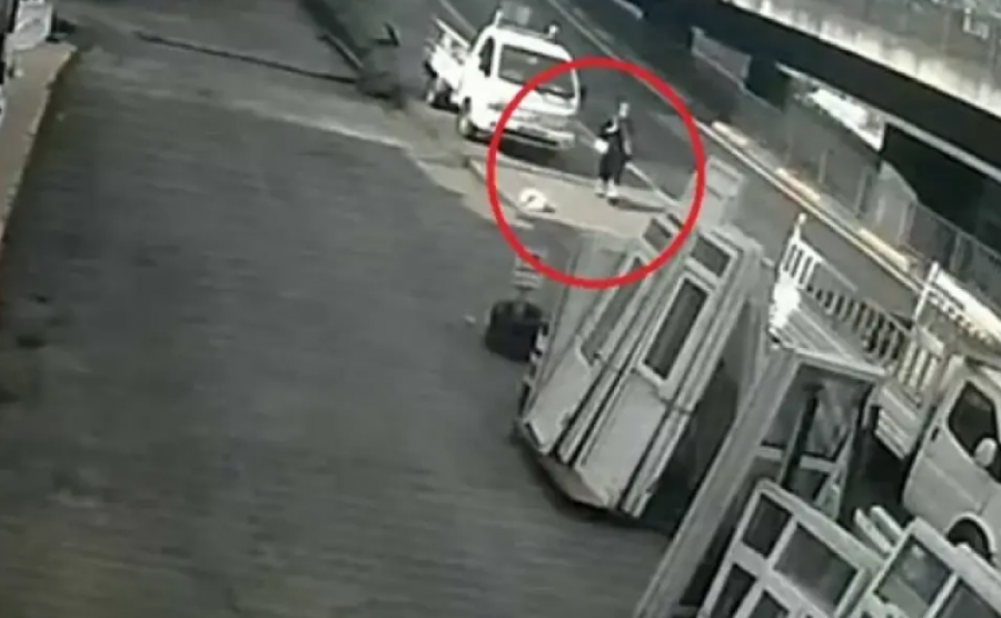 VIDEO/ Tentoi t’i shpëtonte qenit, por përplaset nga autobusi, 21-vjeçarja në Turqi në luftë për jetën