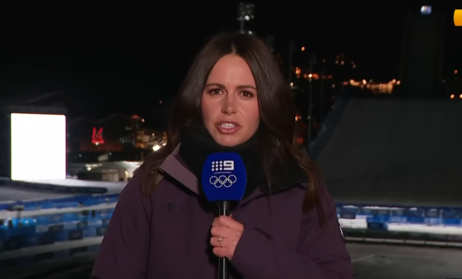 VIDEO/ E dehur dhe qesharake në transmetim të drejtpërdrejtë, gazetarja australiane bëhet virale në rrjet