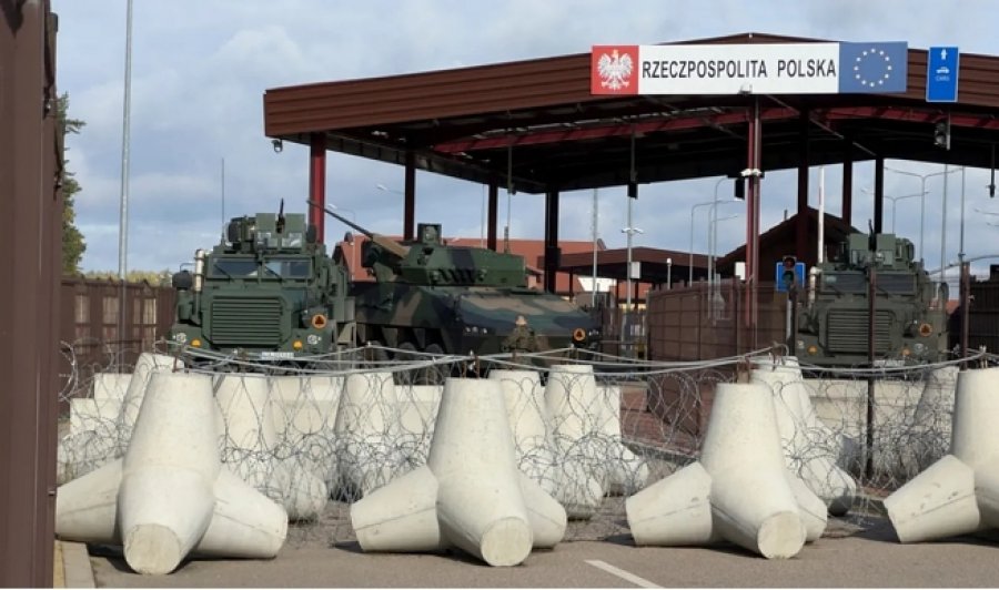 Polonia përgatitet të minojë kufirin rus pas daljes nga traktati i Otavës