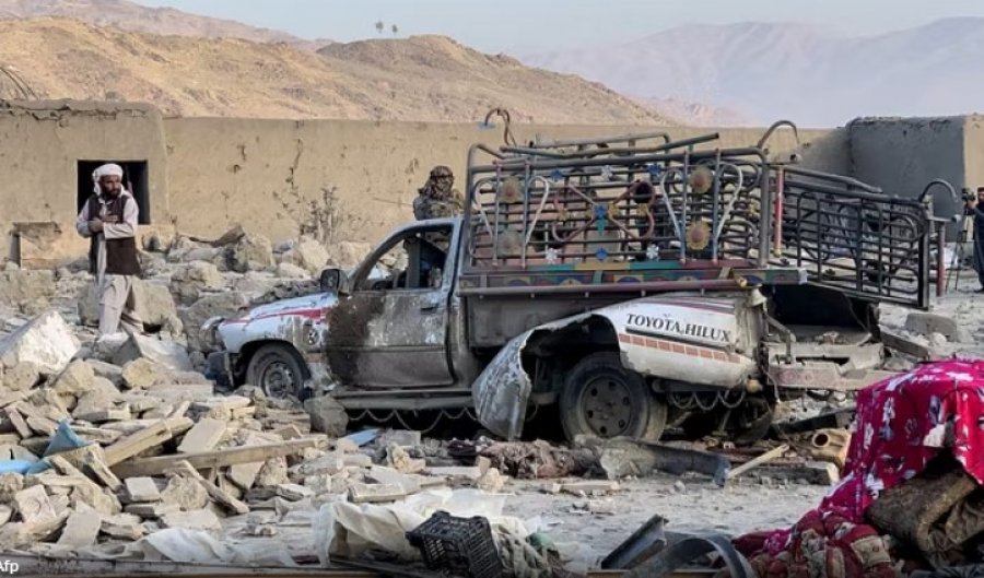 Pakistani kryen sulme ajrore në Afganistan, raportohet për dhjetëra persona të vrarë dhe të plagosur