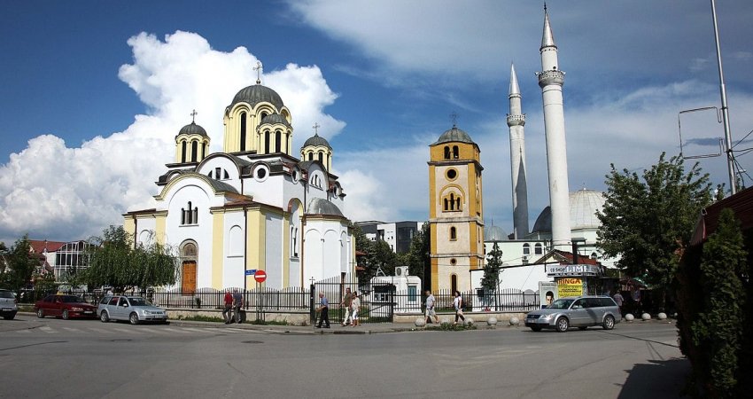 Ramazani dhe Kreshma pas 30 vjetësh në të njëjtën ditë, flet prifti Qerkini
