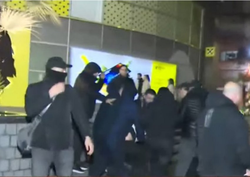 Protesta e 20 shkurtit/ Dalin sot në gjykatë 18 protestuesit e ndaluar, mes tyre 2 të mitur 