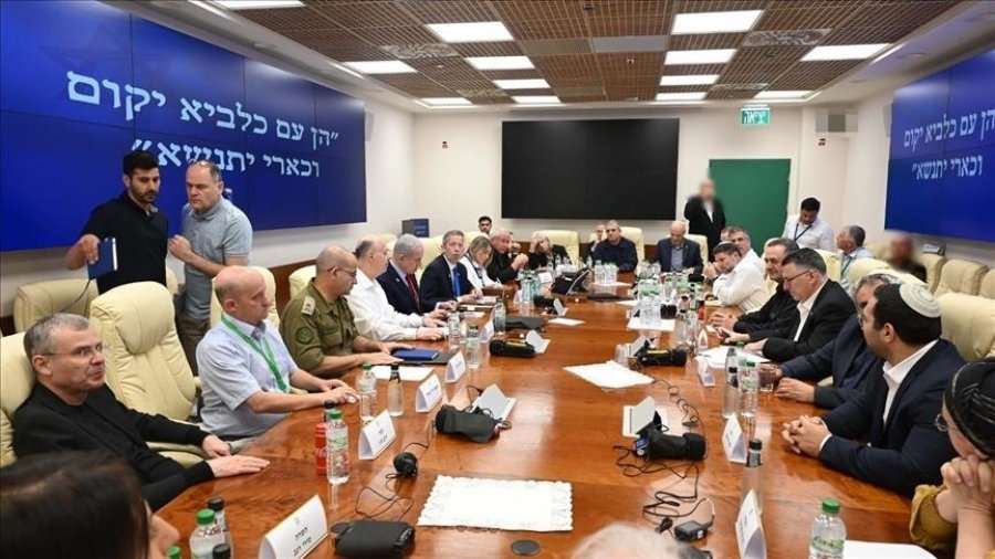 Kabineti izraelit i sigurisë mblidhet mes tensioneve në rritje mbi një sulm të mundshëm të SHBA-së ndaj Iranit