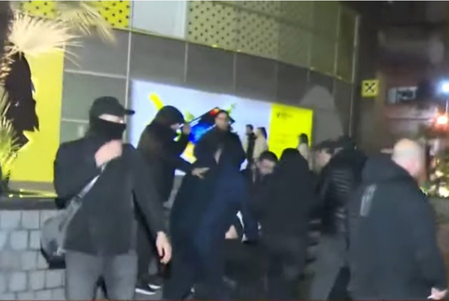 Protesta e 20 shkurtit/ Dalin sot në gjykatë 18 protestuesit e ndaluar, mes tyre 2 të mitur 