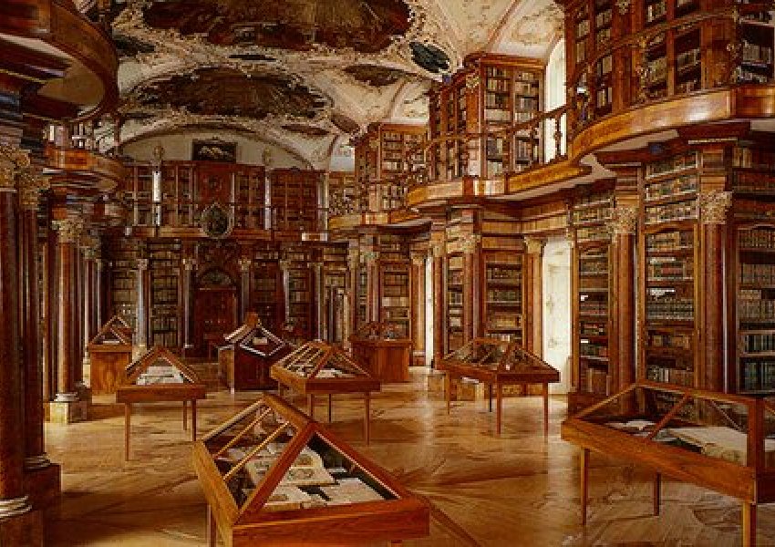 Kjo është biblioteka The Abbey Library of St. Gallen me mbi 1300 vite histori
