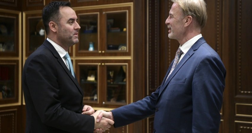 Orav takohet me Konjufcën: Momenti për të avancuar në rrugën drejt BE’së është tani