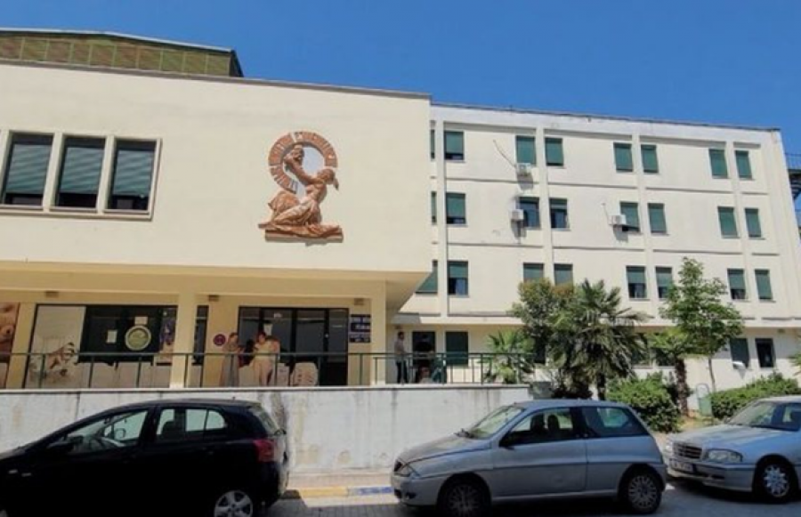 Procedimi penal për mjekun në Durrës, spitali ngre komision hetimor për vdekjen e foshnjës