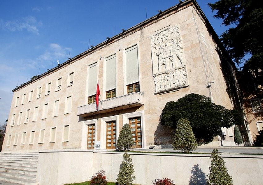 Rama firmos dhe shkarkimin e Drejtorit të Përgjithshëm të Antikorrupsionit, ja emri i ri 