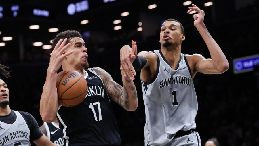 San Antonio në marshim të pandalshëm, Lakers thellojnë krizën, fitojnë Houston e Atlanta