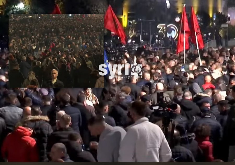'Rama ik, Edi Rama në burg...'/ Mijëra qytetarë 'pushtojnë' bulevardin 'Dëshmorët e Kombit': Kërkohet largimi i qeverisë