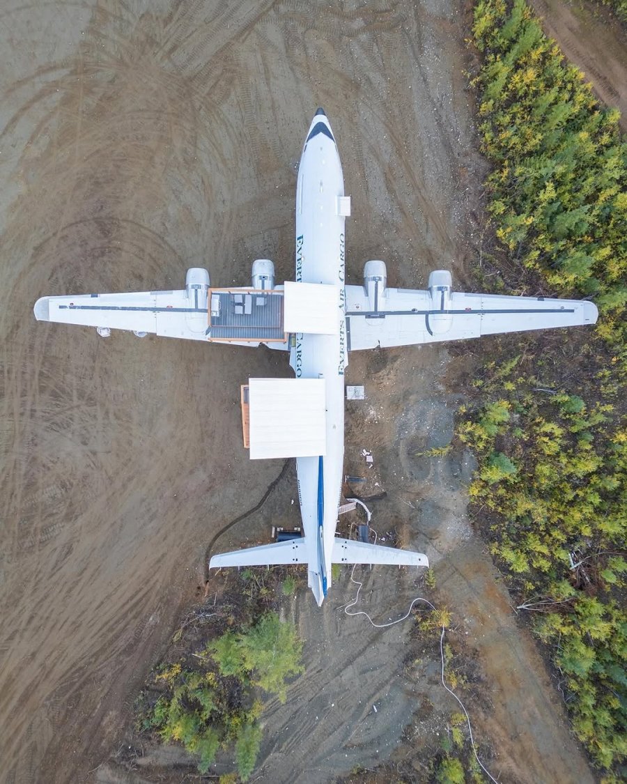 FOTO/ Piloti lë punën dhe e kthen avionin në një shtëpi luksoze