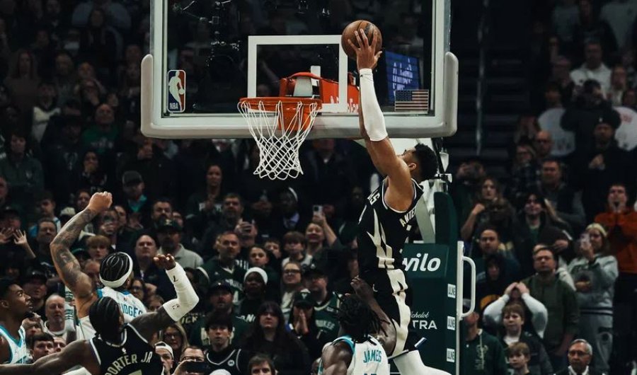 Giannis Antetokounmpo udhëheq Bucks drejt fitores dhe thyen rekordin e Kareem Abdul-Jabbar
