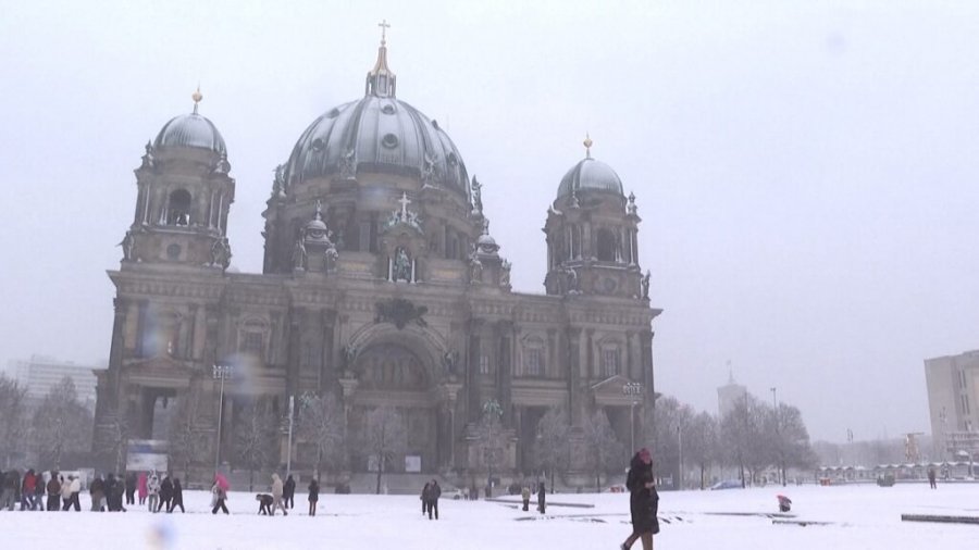 24 orë pa drita, rikthehet energjia elektrike në Berlin
