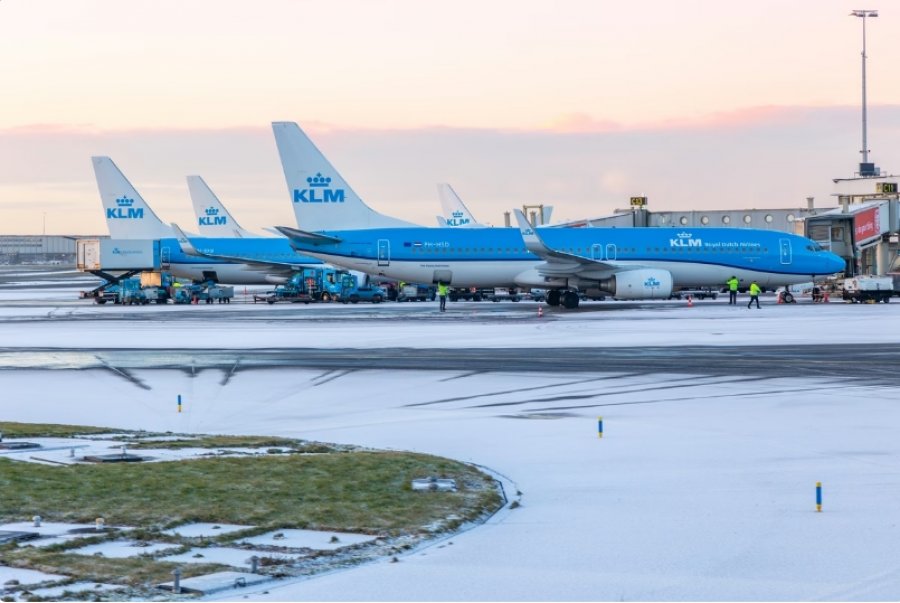 450 fluturime anulohen në aeroportin e Amsterdamit për shkak të stuhisë së borës