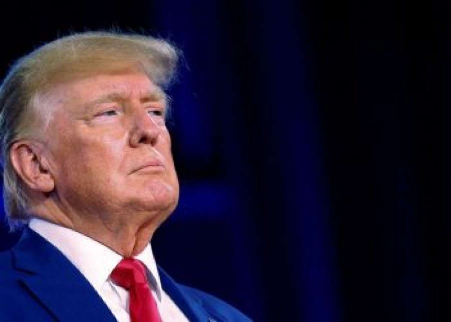 Trump: I goditëm fort dje dhe do t’i godasim fort përsëri sot! Reagon Irani 