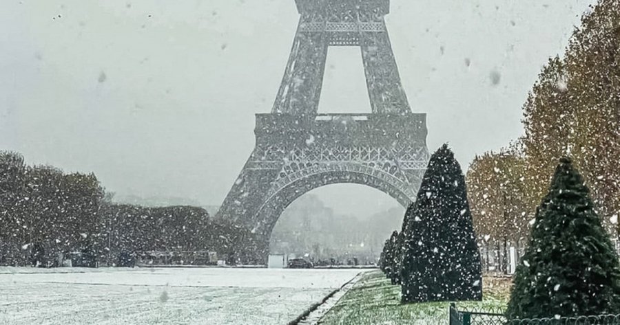 Parisi zbardhet nga dëbora/ Franca 'pushtohet' nga moti i acartë