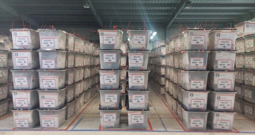 KQZ vazhdon numërimin e votave me postë që kanë arritur në Kosovë