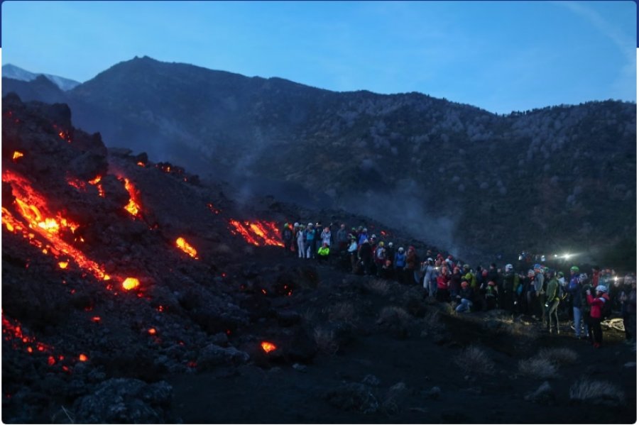 Guidat turistike të pakënaqura me kufizimet e reja në turnetë e vullkanit Etna