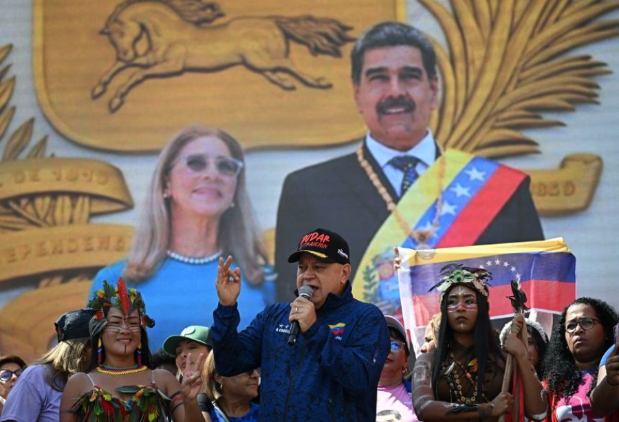 Ministri i Brendshëm i Venezuelës: 100 persona u vranë nga sulmi amerikan! Maduro dhe gruaja e tij u plagosën